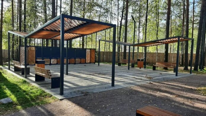 В Верхней Максаковке открылся парк «Пера»